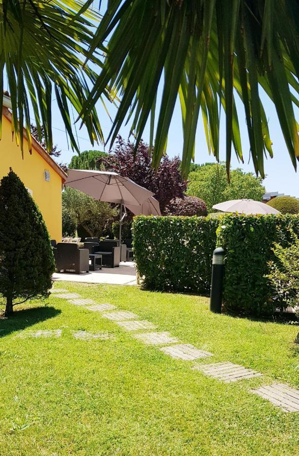 Готель Ibis Manosque Cadarache Екстер'єр фото