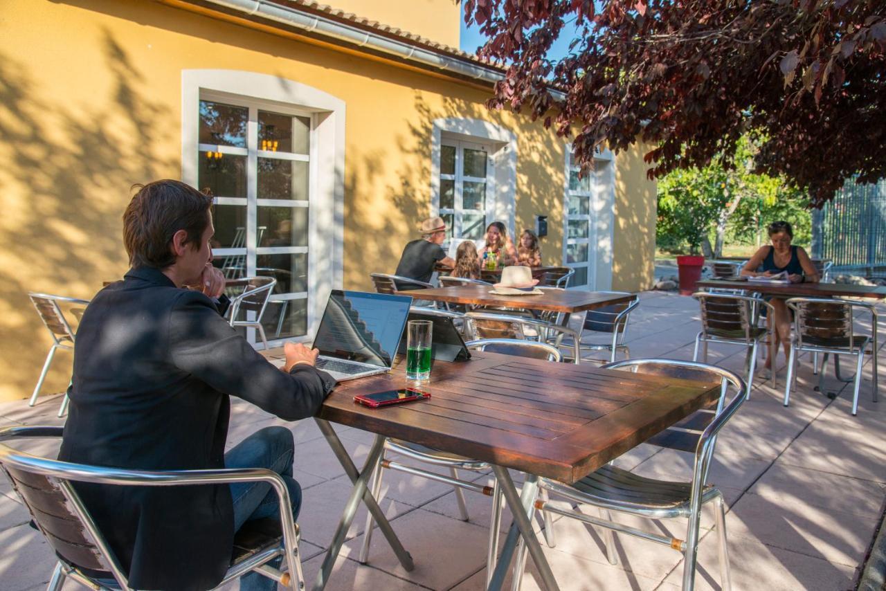 Готель Ibis Manosque Cadarache Екстер'єр фото