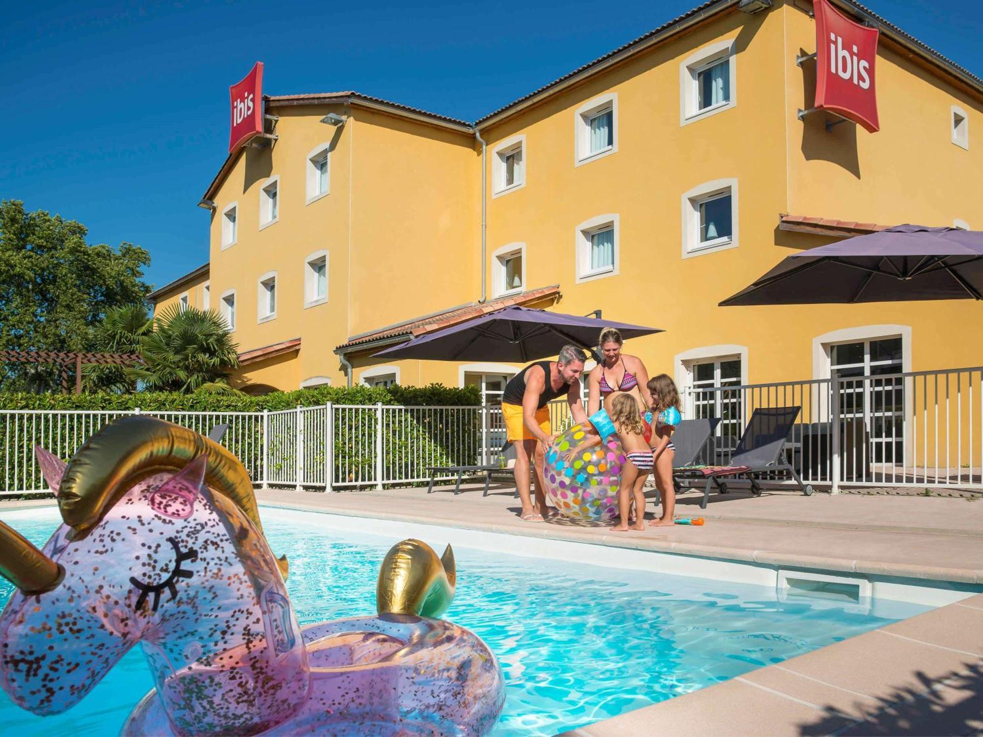 Готель Ibis Manosque Cadarache Екстер'єр фото