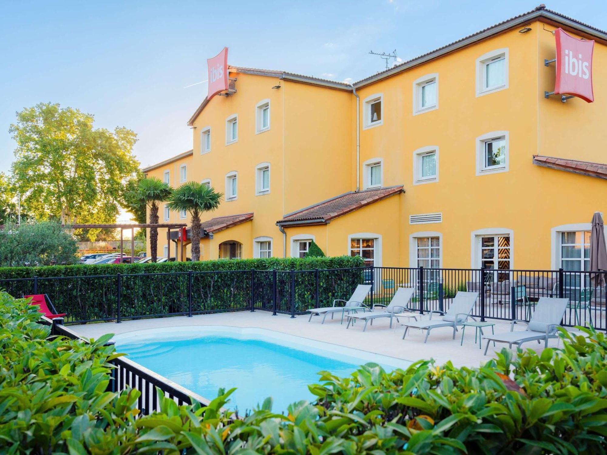 Готель Ibis Manosque Cadarache Екстер'єр фото