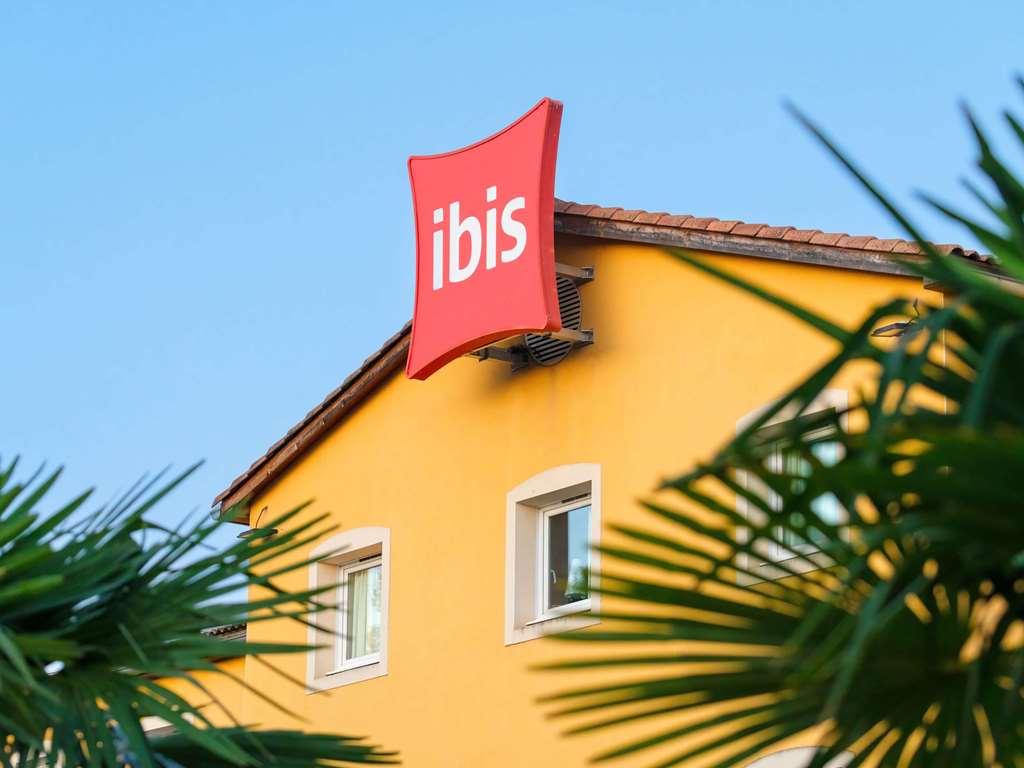 Готель Ibis Manosque Cadarache Екстер'єр фото